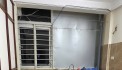Cho thuê căn hộ 22 Phố Tôn Thất Tùng, 42m2, 2 ngủ chỉ 5.5tr - vào ngay - ở hộ gia đình, nhóm 4n